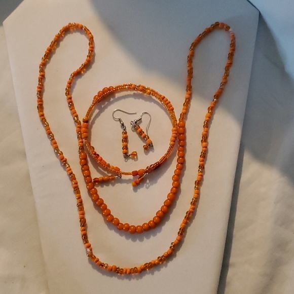 Little Orange Beads 🎉 - Picture 4 of 4